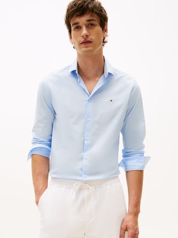 TOMMY HILFIGER Slim fit Ing - kék: elől