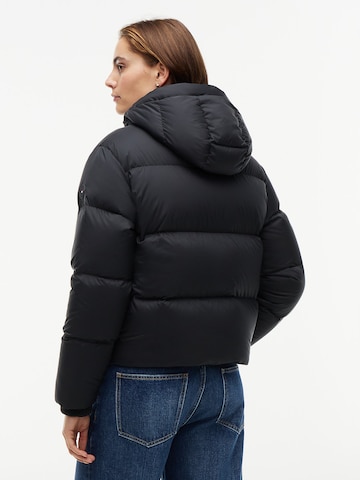 TOMMY HILFIGER Winterjacke in Schwarz
