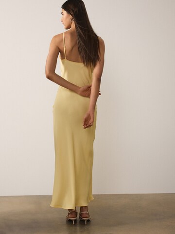 dzeltens Next Kleita