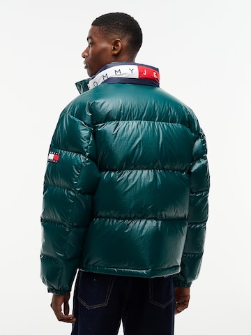 Geacă de iarnă de la Tommy Jeans pe verde