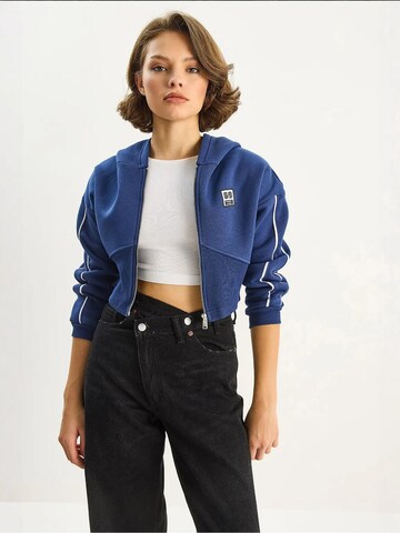 Bianco Lucci Sweat jacket in Blue