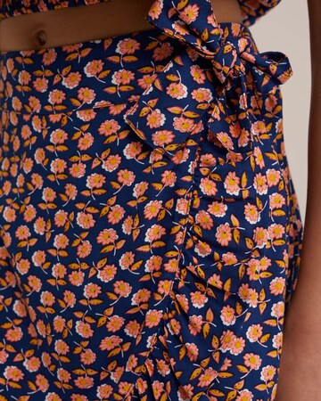 Fustă de la WE Fashion pe mai multe culori