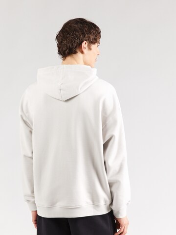 ADIDAS ORIGINALS - Sweatshirt 'PREMIUM ESSENTIALS' em branco