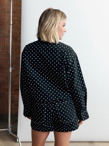 melns Next Starpsezonu jaka