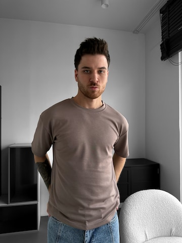 Kleidermafia - Camiseta 'Loose Fit Basic T-shirt - Camel' en beige