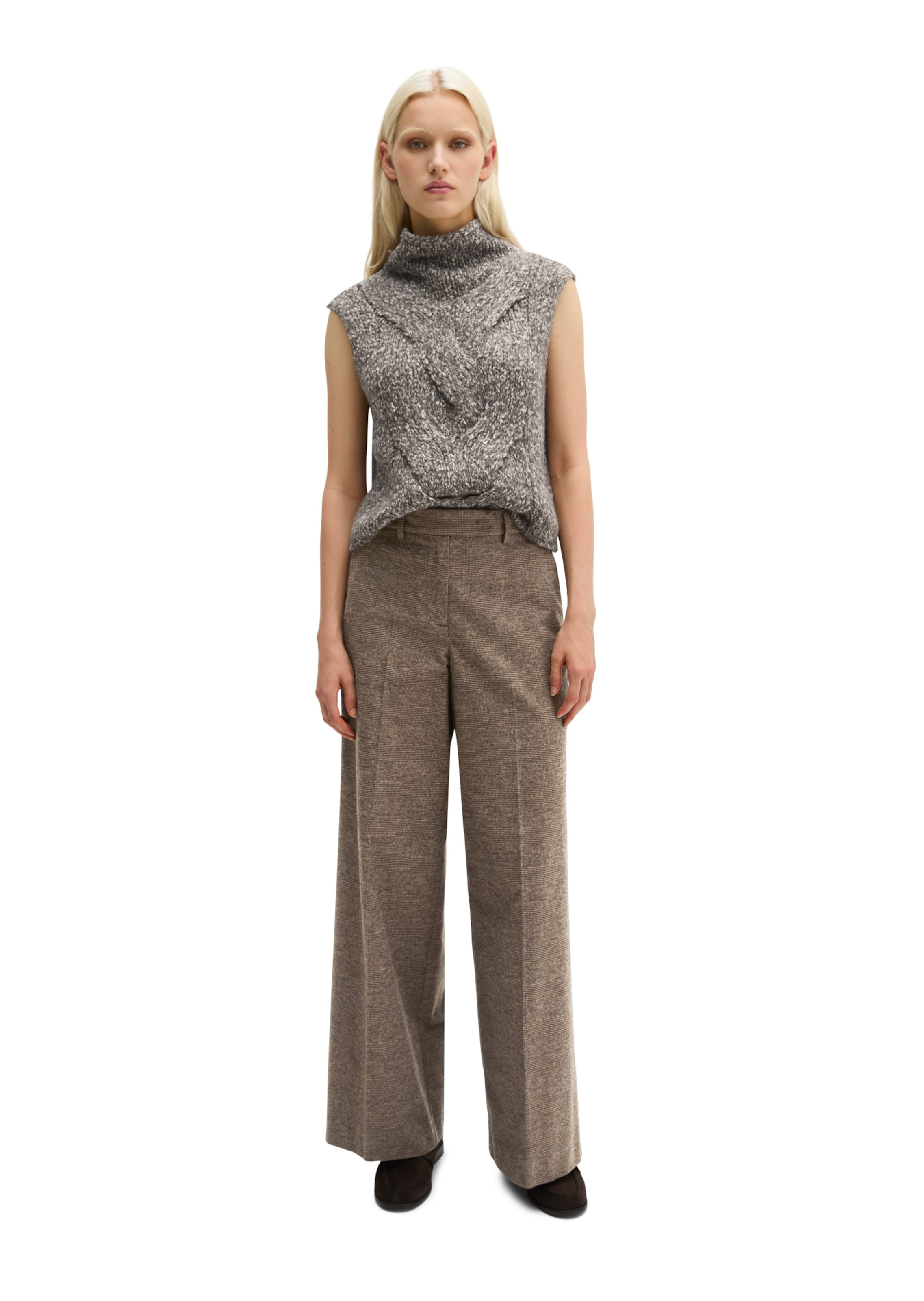 Marc O'Polo Loose fit Trousers in Brown: front