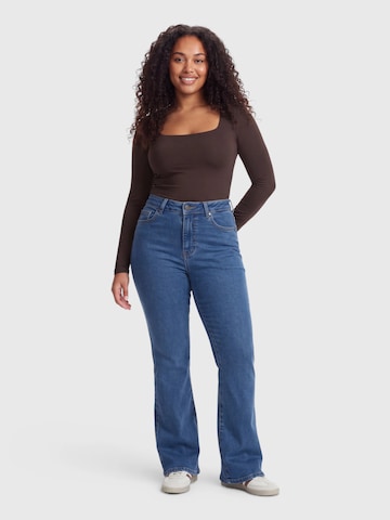Tricou de la everly® pe maro