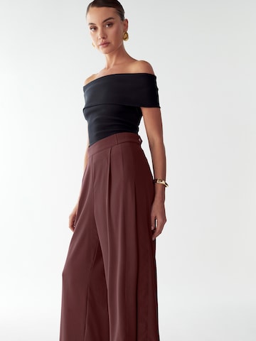 Willa Широка кройка Панталон 'CHARLA' в червено