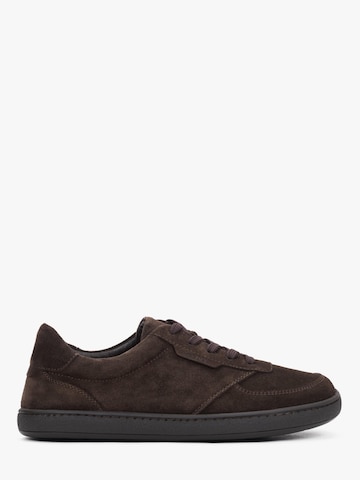 Estro Sneakers '09-3681' in Brown: front