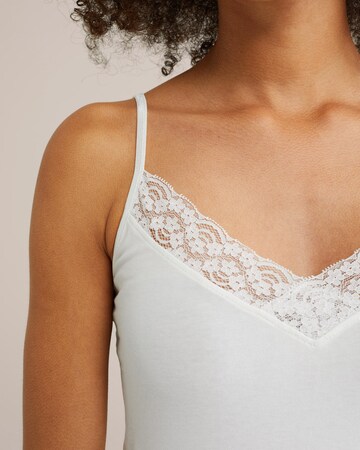 Top di WE Fashion in bianco