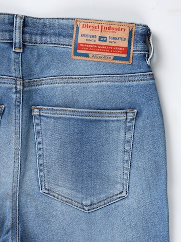 Skinny Jeans '1984 Slandy-High' di DIESEL in blu