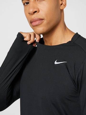 Maglia funzionale 'ELEMENT' di NIKE in nero