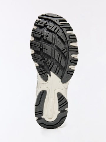 Bershka Sneakers laag in Grijs