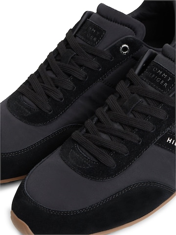 TOMMY HILFIGER Sneakers laag 'Icon Summer Mix' in Zwart