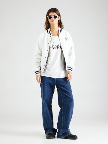 ABOUT YOU - Camiseta 'Madita' en blanco: frente