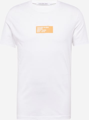 T-Shirt Calvin Klein Jeans en blanc : devant