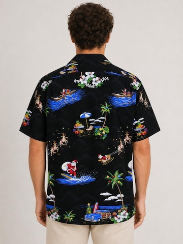 Pacific Legend - Ajuste regular Camisa 'Christmas Allover' en negro
