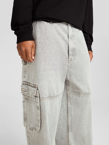 Bershka Loosefit Jeans in Grijs