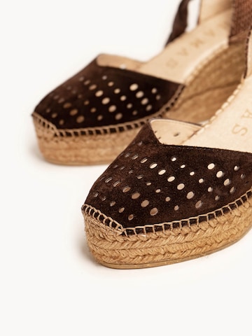 Alhamas Sandal 'Alpargata Cuña 8 cm' in Brown