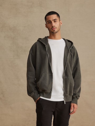 DAN FOX APPAREL Zip-Up Hoodie 'Lukas' in Grey: front