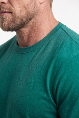 Men Plus Shirt in Green