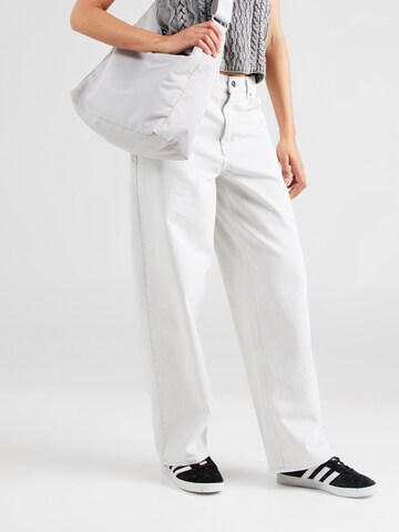 TOPSHOP Loose fit Jeans 'Gilmore' in White: front