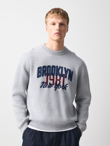 Next Pullover in Grau: Vorderseite