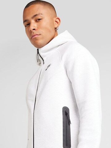 Veste de survêtement 'Tech Fleece' Nike Sportswear en blanc