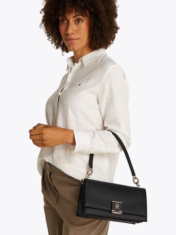 Borsa a spalla di TOMMY HILFIGER in nero
