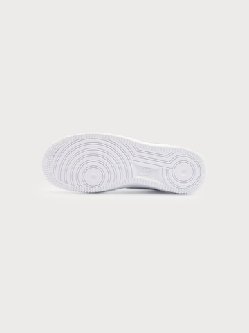 Nike Sportswear Ниски маратонки 'Air Force 1 '07 SE' в бяло