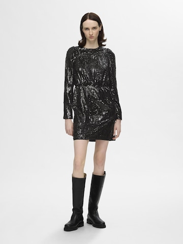 Rochie 'Ari-Colyn' de la SELECTED pe negru