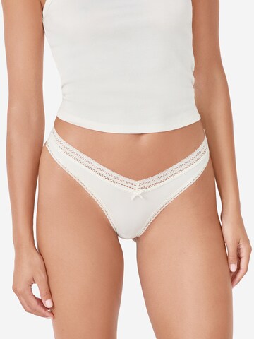 String 'Power' di ETAM in bianco: frontale