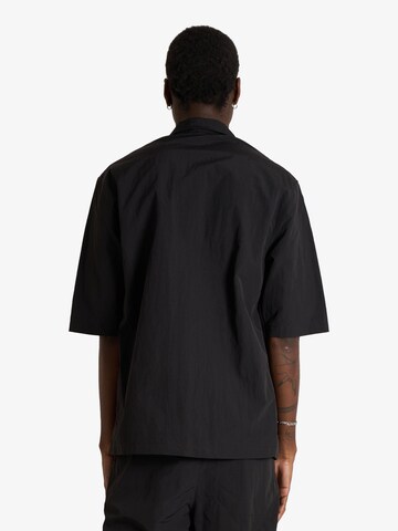DARK LABEL Regular fit Button Up Shirt in Black