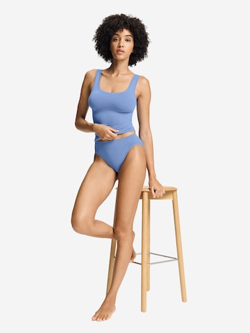Haut Hanro en bleu