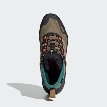 ADIDAS TERREX Boots 'Skychaser Ax5' in Bruin