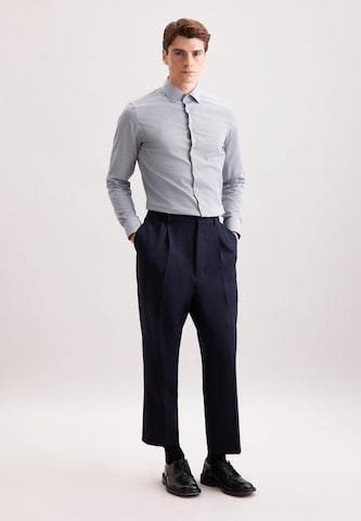 Coupe slim Chemise business 'Schwarze Rose' SEIDENSTICKER en gris
