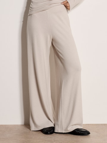 Loosefit Pantalon ' Soft-Touch-Hose ' Apricot en beige