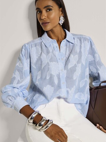 MADELEINE Blouse in Blauw: voorkant
