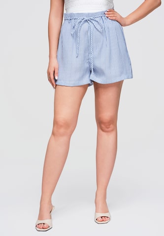 Ombre Regular Shorts in Blau: Vorderseite