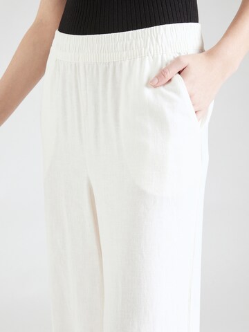 Wide leg Pantaloni 'FALAKKA' di b.young in bianco