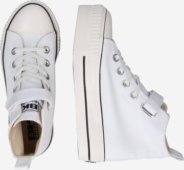 BRITISH KNIGHTS Sneakers 'KAYA' i hvit