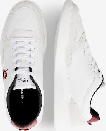 Sneaker bassa di TOMMY HILFIGER in bianco