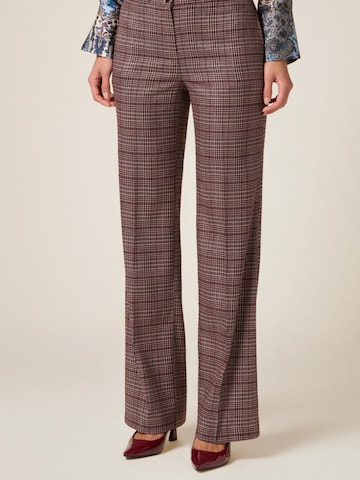 Regular Pantalon oltre en rouge