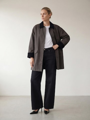 ARMIEPrijelazna jakna 'The Frederikke Oversize Jacket' - siva boja: prednji dio