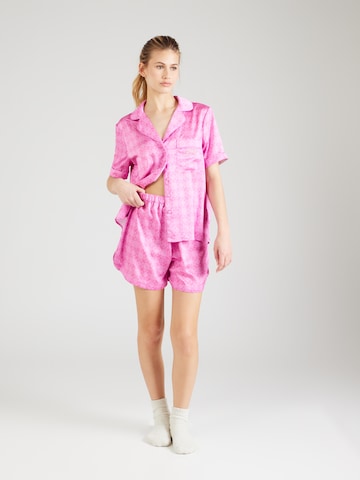 GUESS - Pijama de pantalón corto en rosa