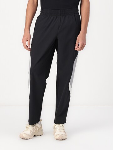 Loosefit Pantalon 'In Game' new balance en noir : devant