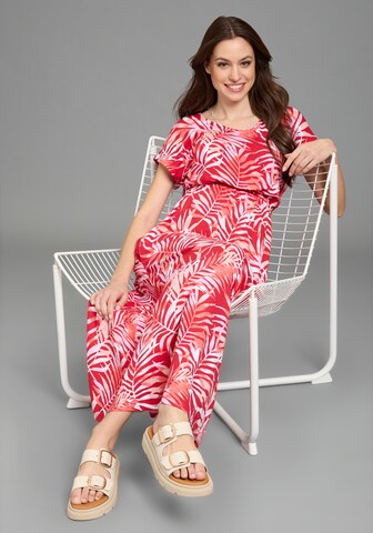 Neun Monate Kleid in Rot