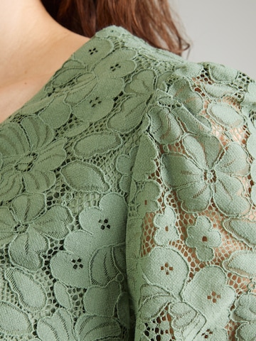 Vero Moda Curve Blouse 'VMCHONEY' in Green
