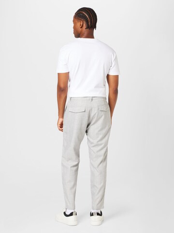 TOPMAN Tapered Pleat-front trousers in Grey