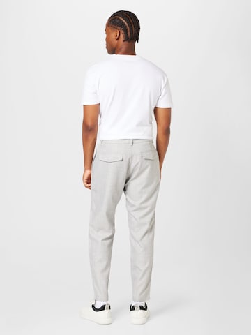 TOPMAN Конический (Tapered) Брюки со складками в Серый